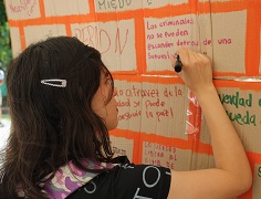 Los jóvenes generaron reflexiones y diálogos en torno a lo que es la verdad para ellos. Así se conmemoró el Día Nacional de las Víctimas.